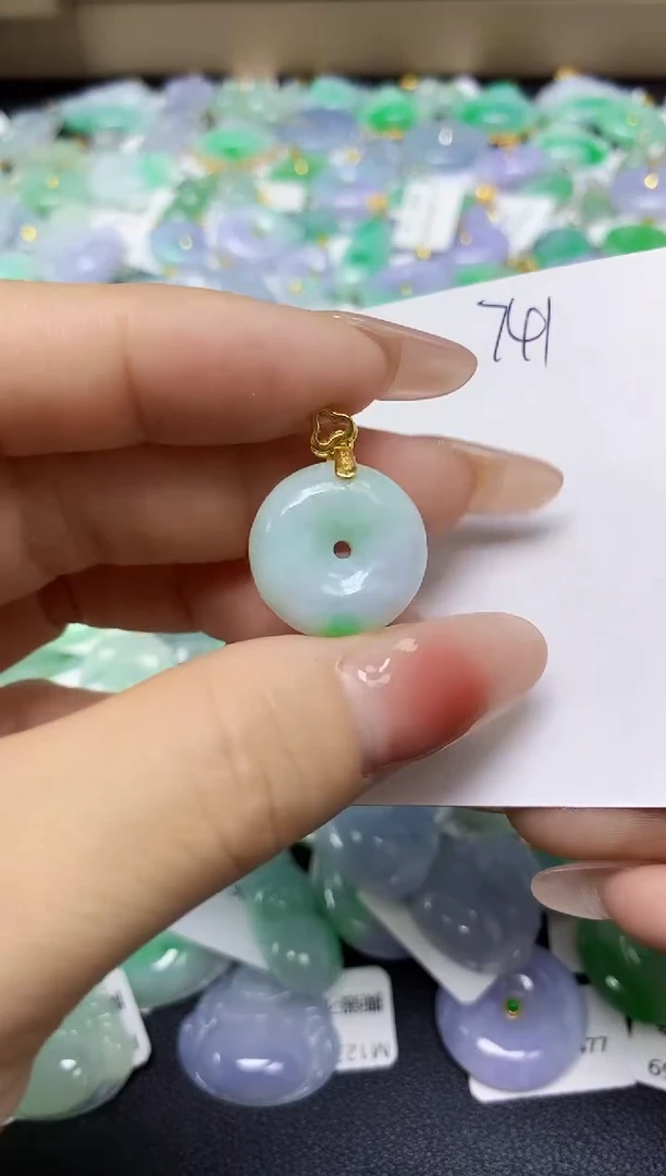 翡翠未镶嵌颈饰 天然缅甸翡翠A货