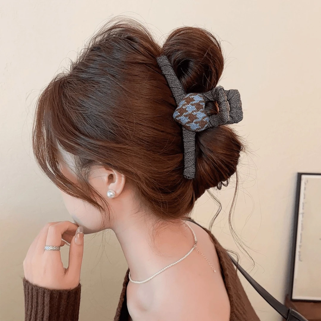 韩系高端大号爱心格纹发夹女秋冬大夹子头饰鲨鱼夹后脑勺盘发抓夹