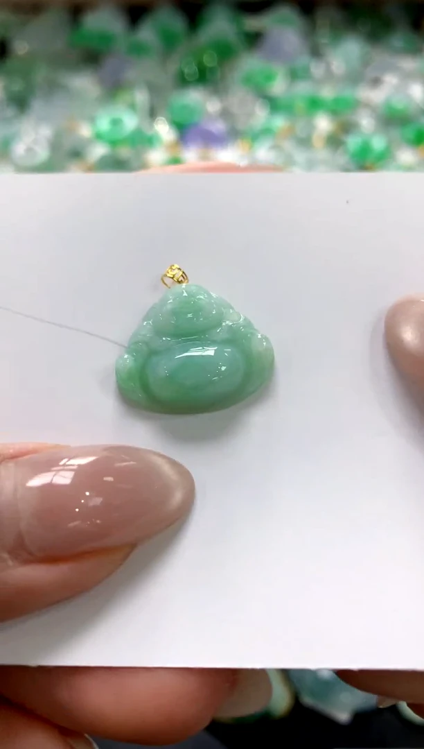 翡翠18K金镶嵌颈饰1111111111111111