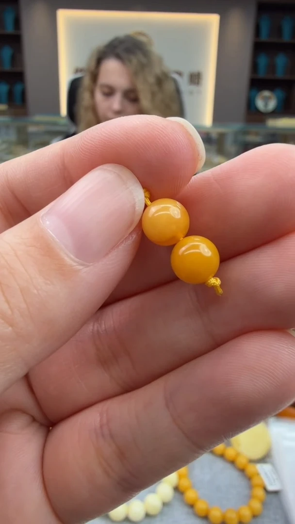 琥珀颈饰未镶嵌2秒拍号 假一罚三