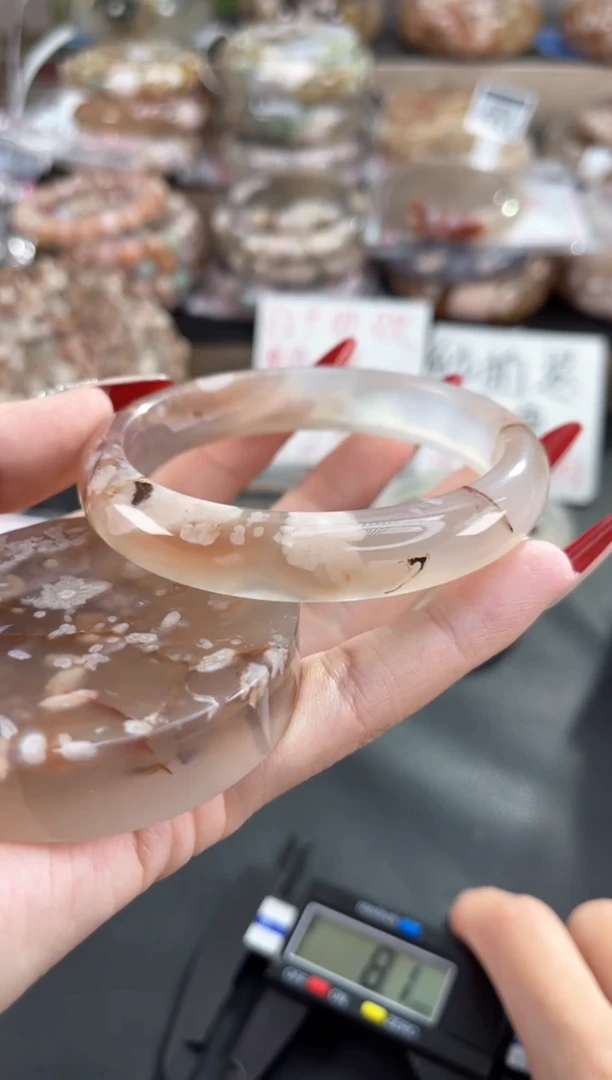 未镶嵌手镯石英质玉60