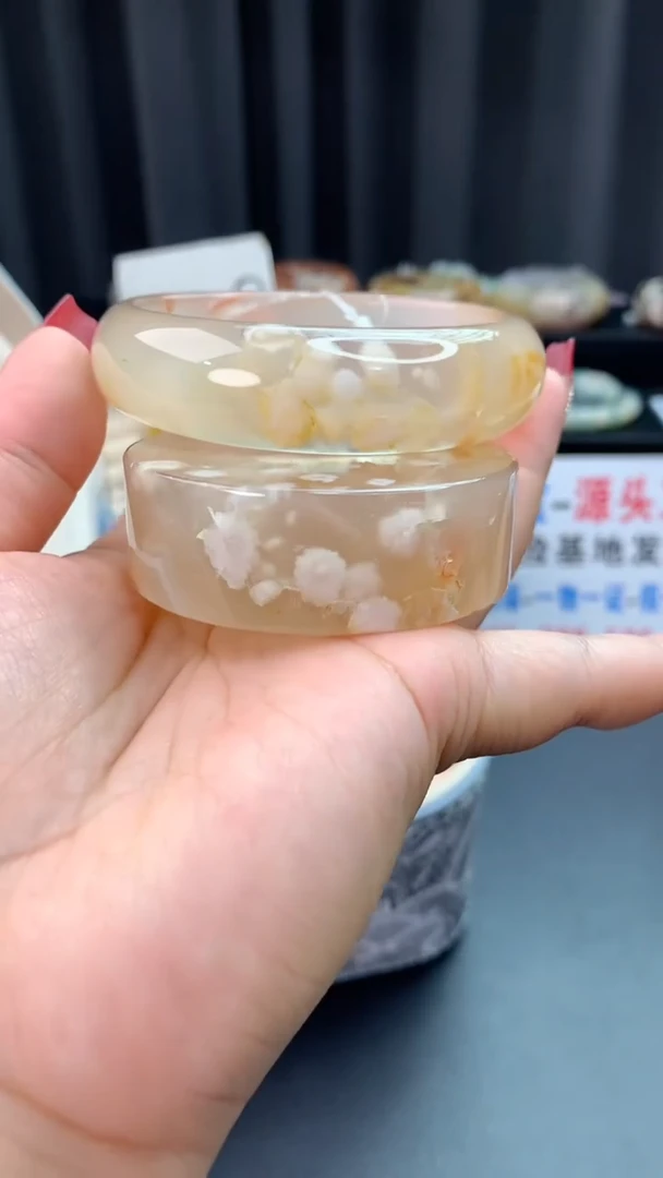 未镶嵌手镯石英质玉（61圈口）赠送镯心