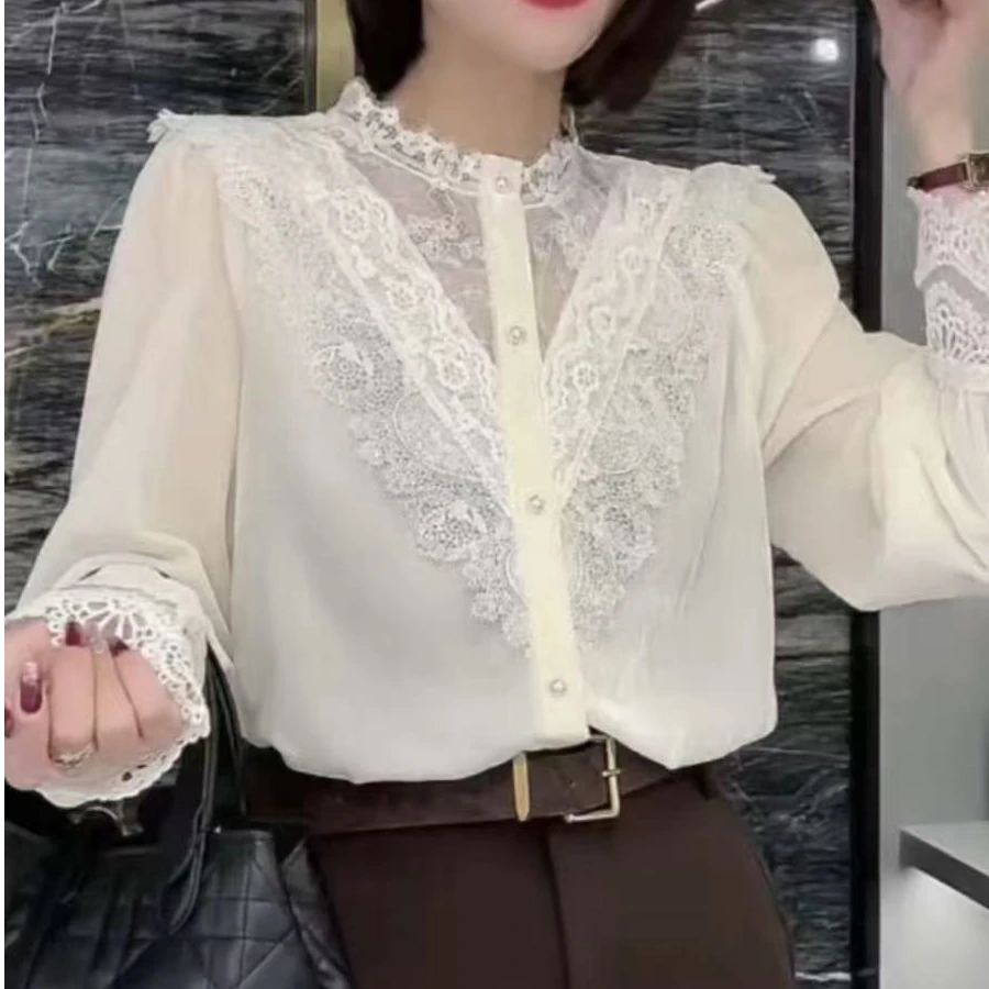 8602#复古蕾丝拼接木耳边长袖衬衫