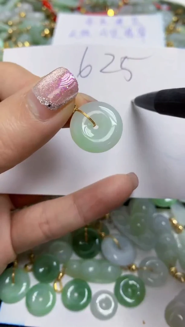 【闪购商品】翡翠颈饰合金天然翡翠A货