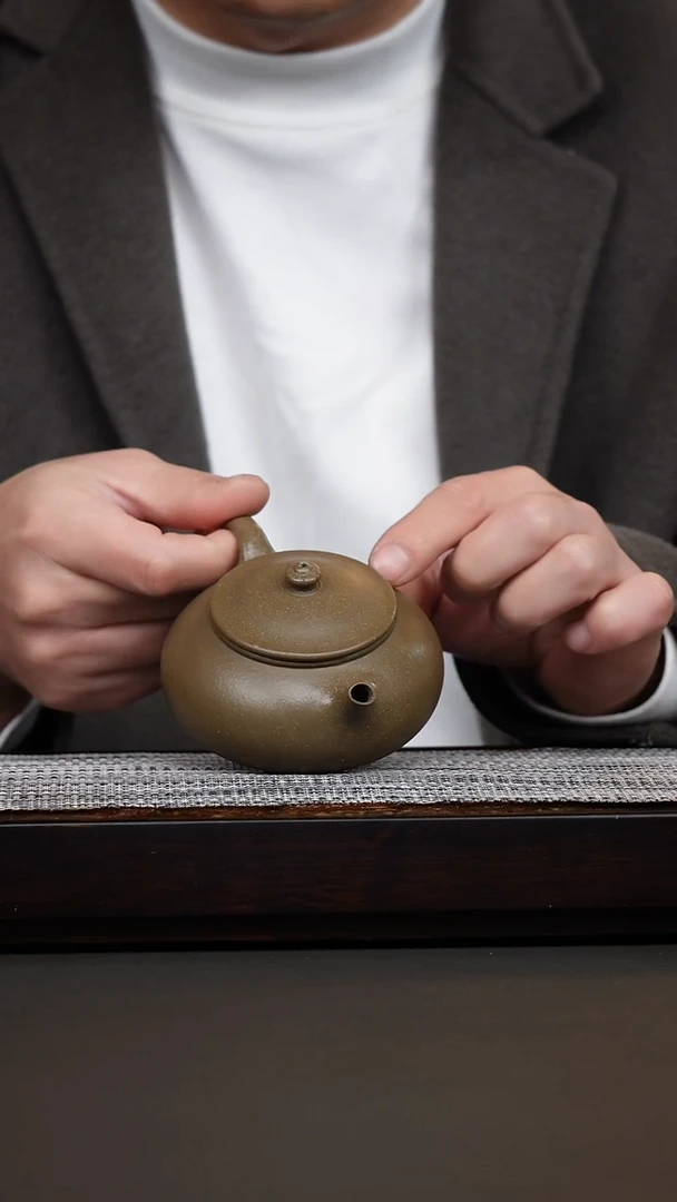 茶壶紫砂蟹壳青寒江