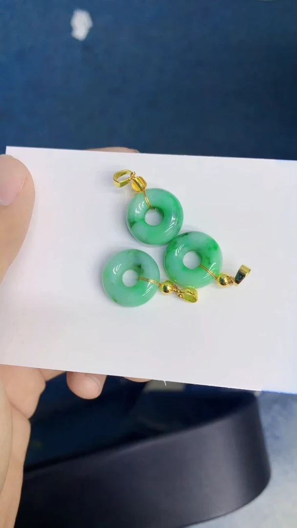 翡翠未镶嵌吊坠(不含链)多样性发其一