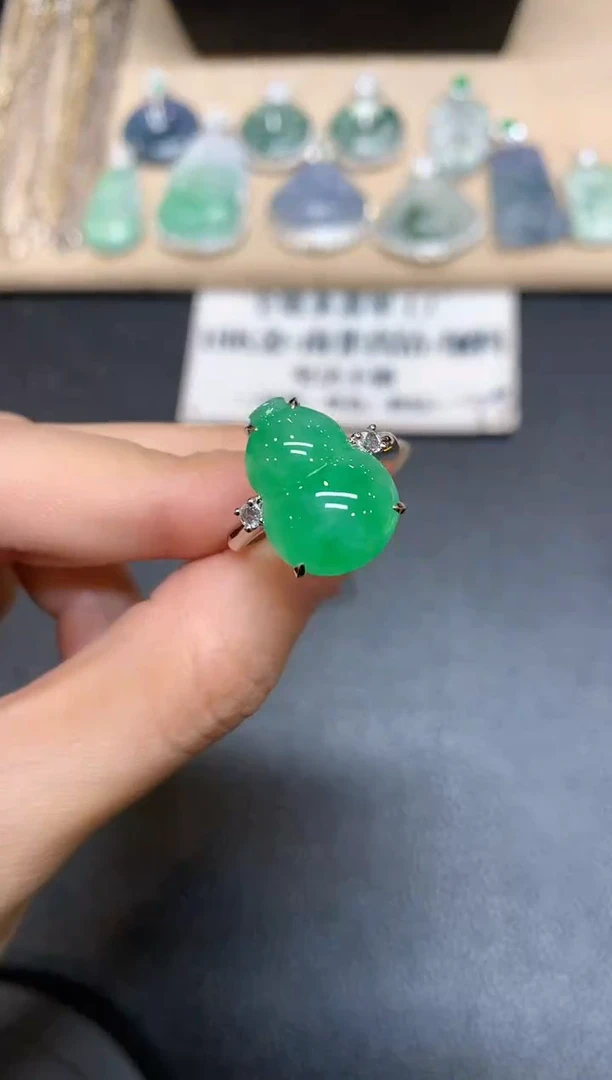 【闪购商品】翡翠戒指18K金镶嵌葫芦【无服务费