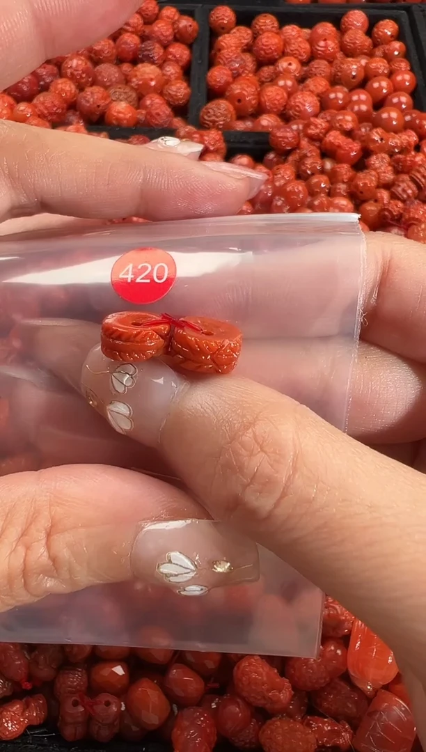 颈饰未镶嵌南红玛瑙1