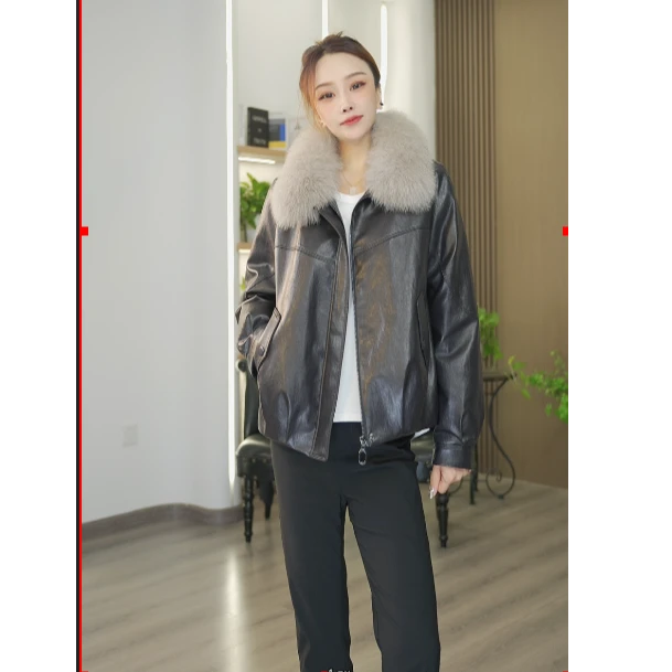 25海宁厂家新款牛皮羽绒狐狸毛领短款休闲宽松皮鹅绒服女8518