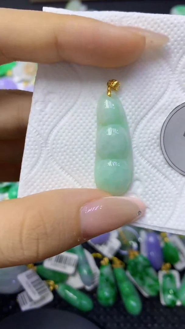 颈饰未镶嵌翡翠天然缅甸翡翠A货