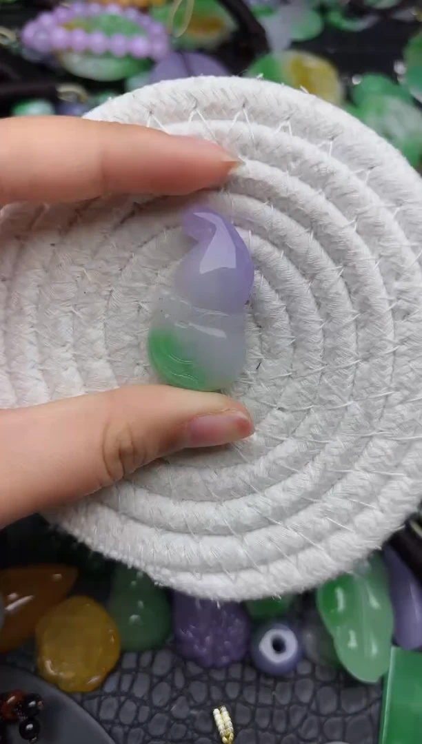 颈饰未镶嵌翡翠缅甸翡翠吊坠