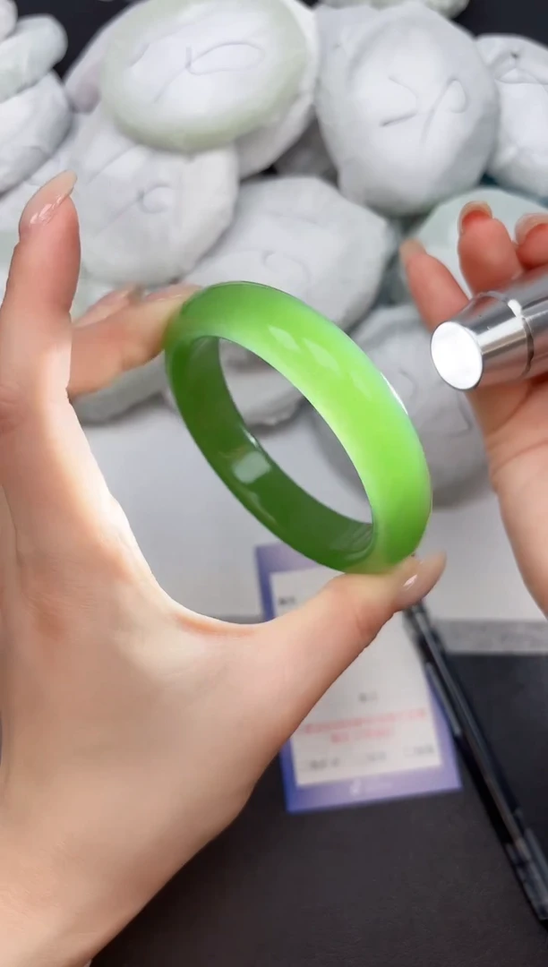 未镶嵌手镯石英岩玉12/6061