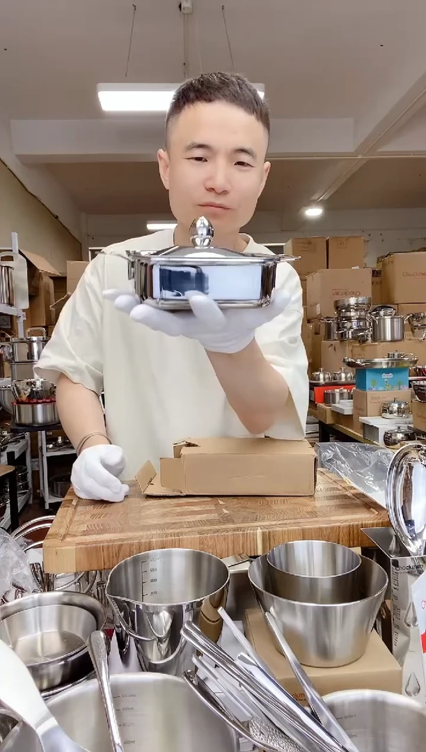 A02 微瑕不锈钢小方盒