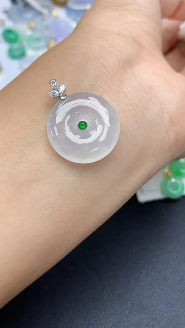 颈饰18K金镶嵌翡翠天然缅甸a货翡翠百元以上9元证书费自理