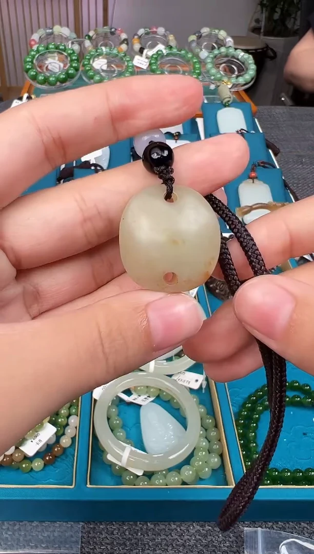 和田玉未镶嵌颈饰YB