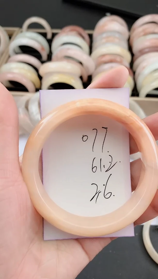 未镶嵌手镯石英质玉077