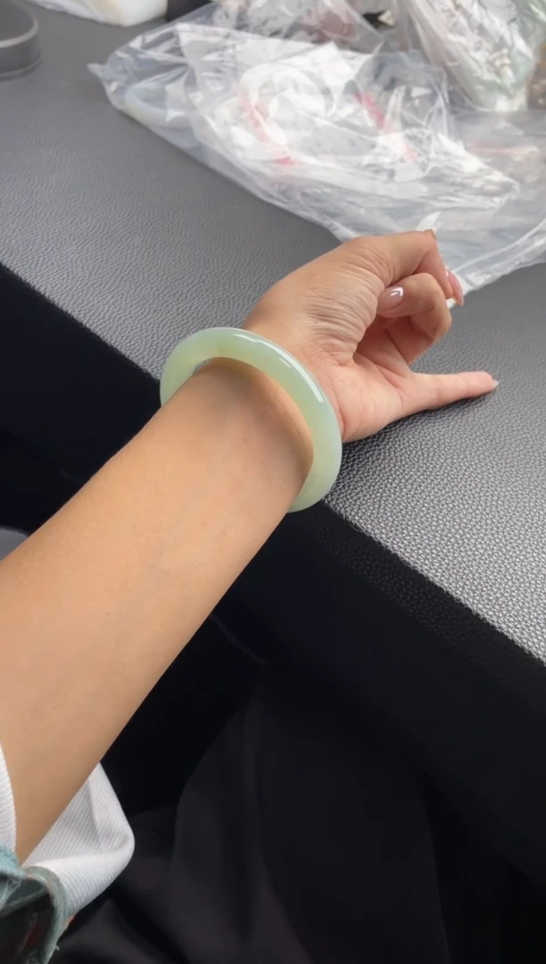 翡翠手镯未镶嵌小****️手镯