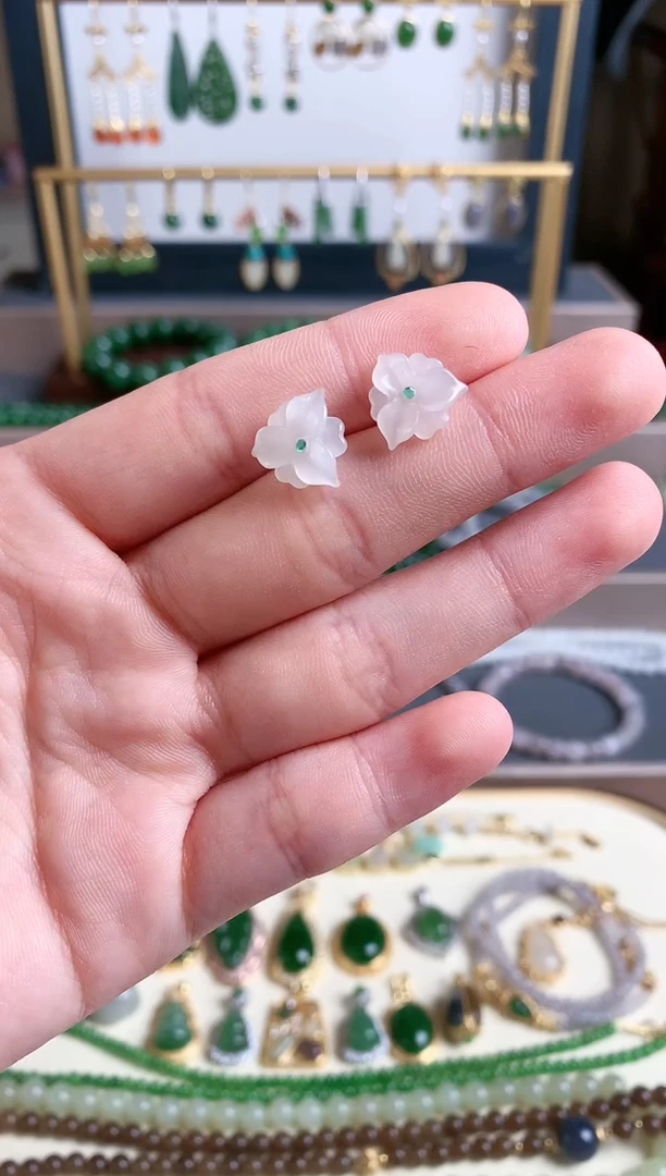 银S925镶嵌和田玉耳饰1