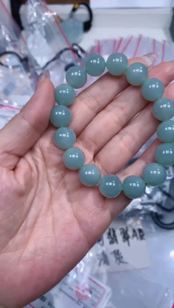 颈饰未镶嵌翡翠手串