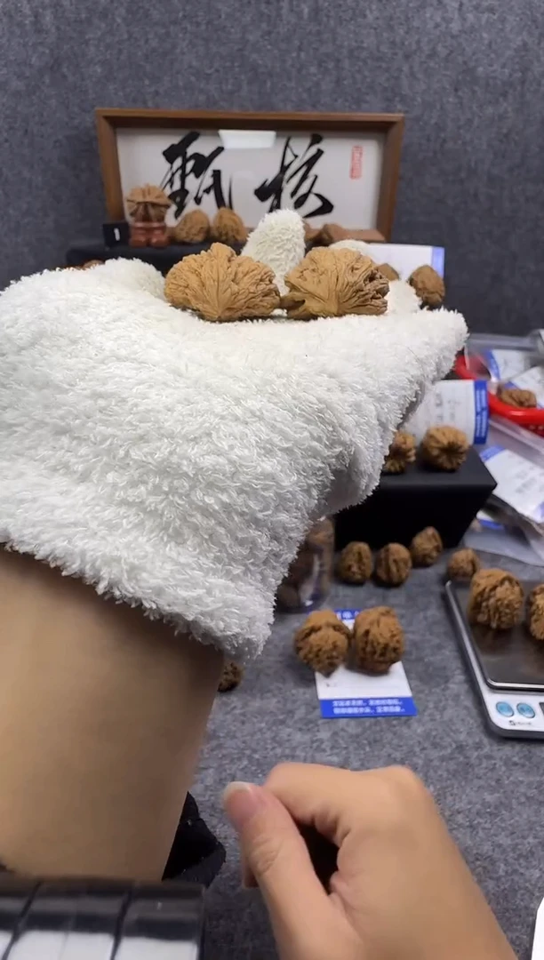 把件文玩核桃手撵半壁（随机尺）