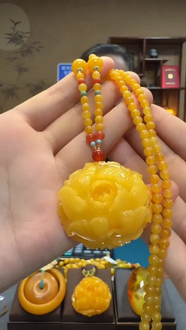 琥珀吊坠(赠链)未镶嵌天然保真蜜蜡牡丹花套装