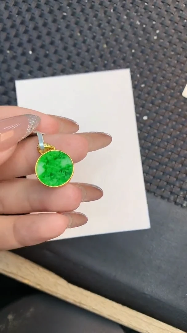 颈饰未镶嵌翡翠1