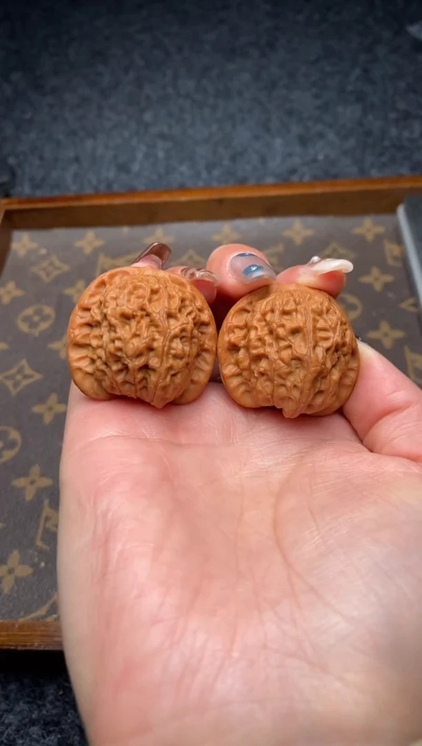 把件文玩核桃B10号37尺血麒麟