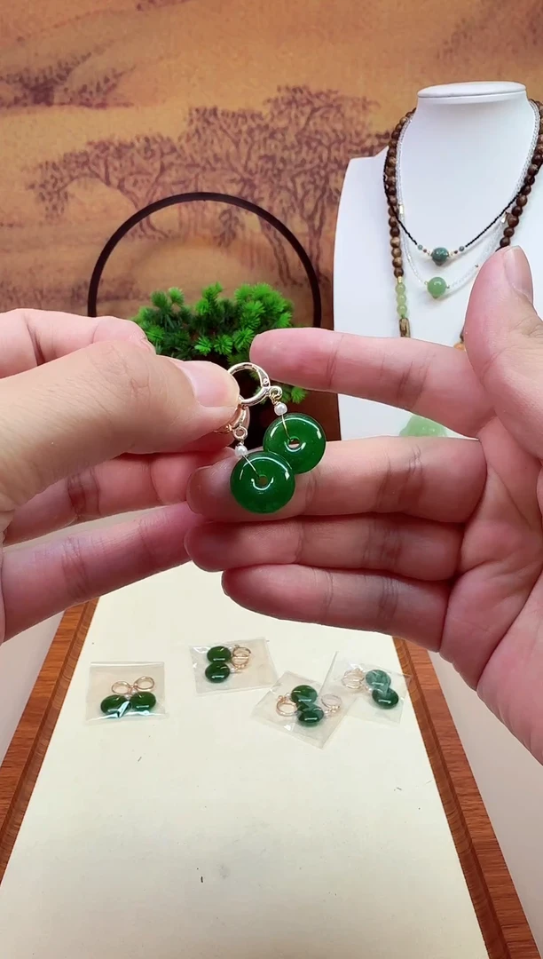 翡翠14K金镶嵌耳饰E177