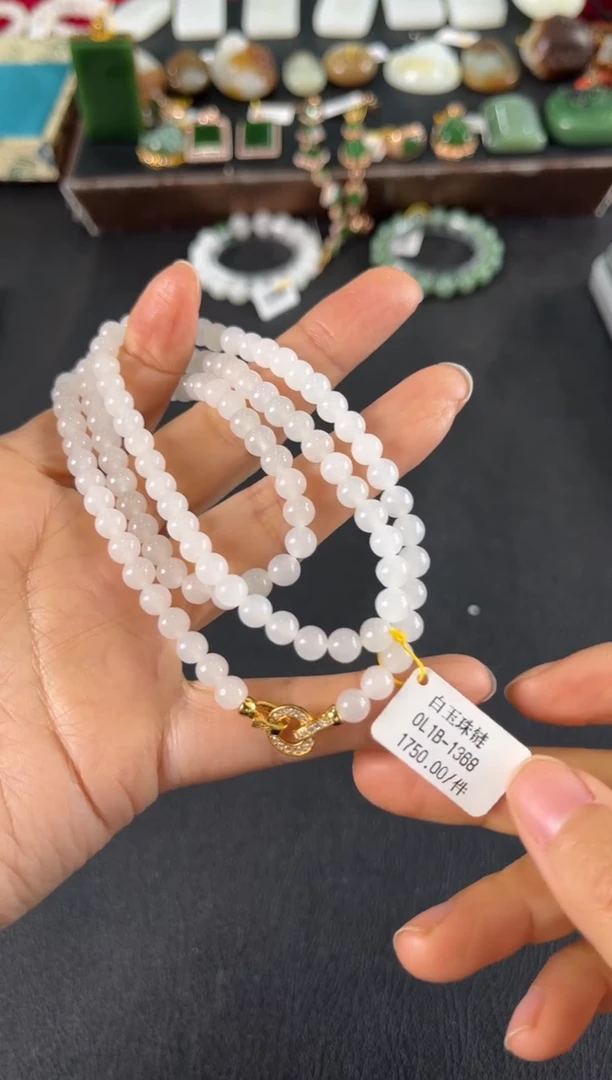 颈饰未镶嵌和田玉项链