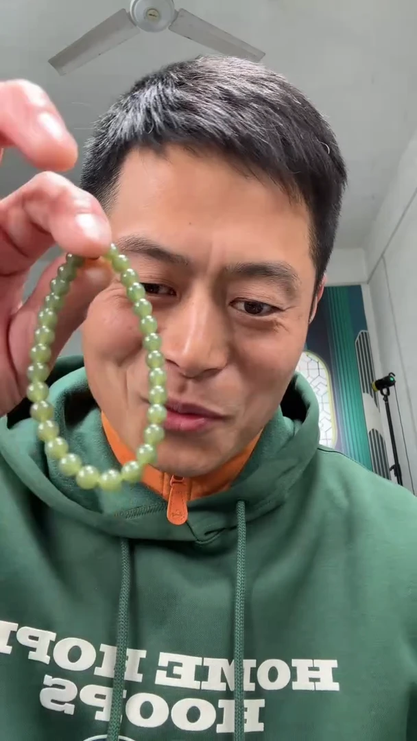 颈饰未镶嵌和田玉手串