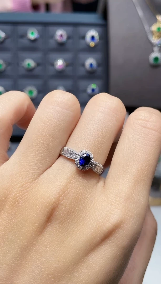 【闪购商品】蓝宝石戒指18K金镶嵌0.53克拉