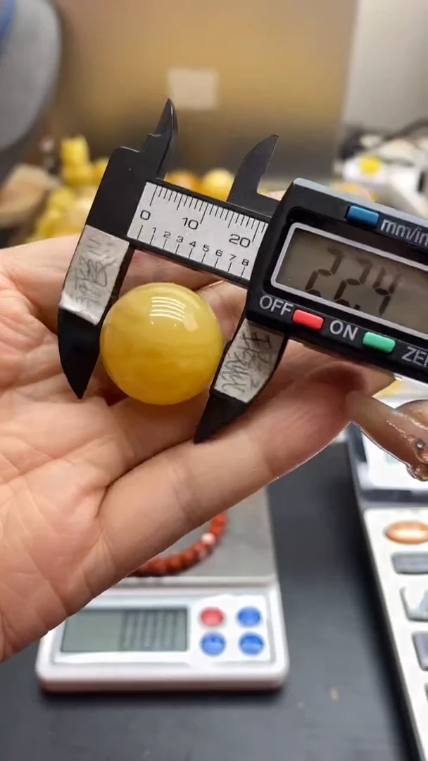 琥珀未镶嵌珠宝奇石635