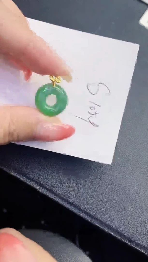 翡翠未镶嵌颈饰缅甸天然翡翠A货