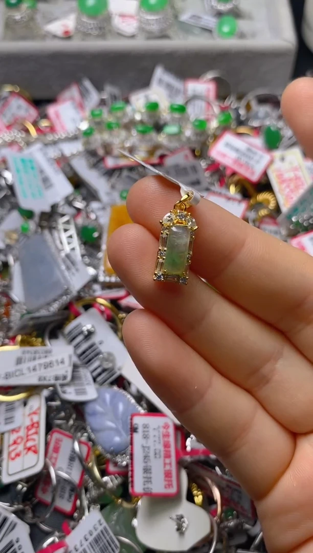 银S925镶嵌戒指翡翠百内无证书