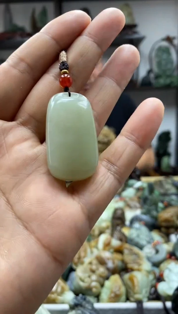 和田玉未镶嵌颈饰1