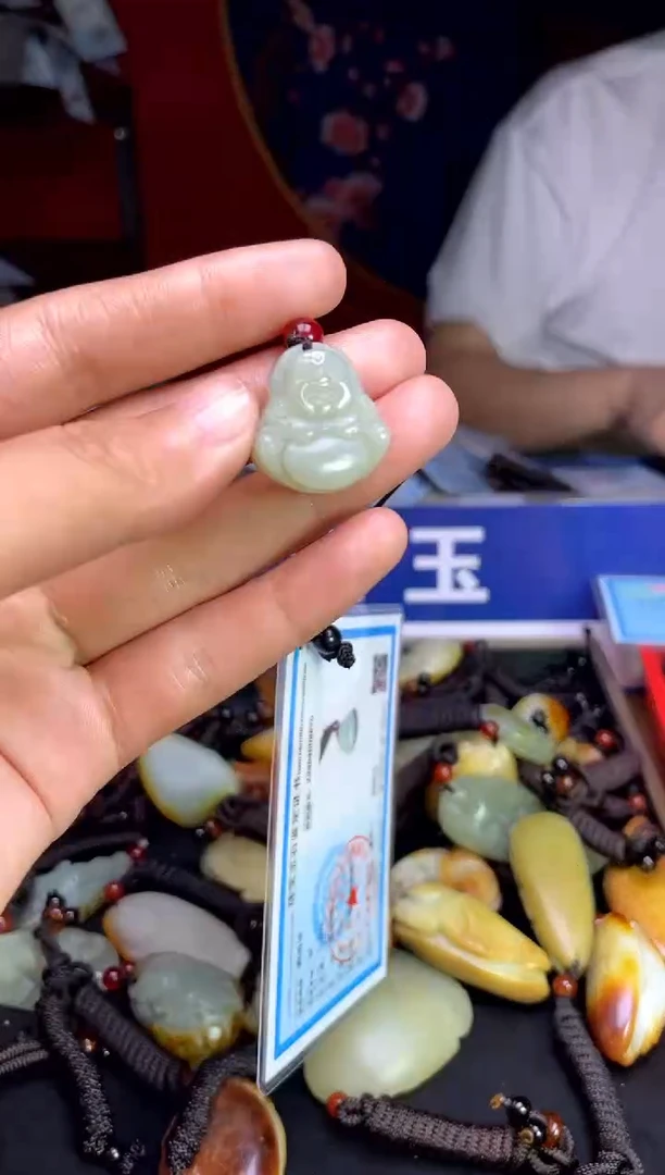 和田玉未镶嵌颈饰1