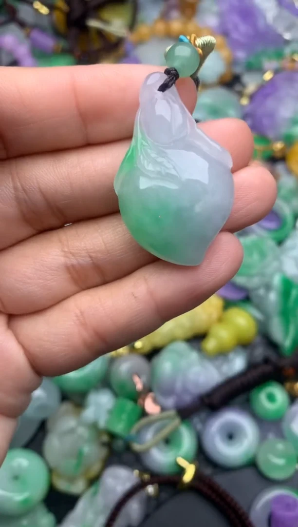 颈饰未镶嵌翡翠天然缅甸翡翠吊坠