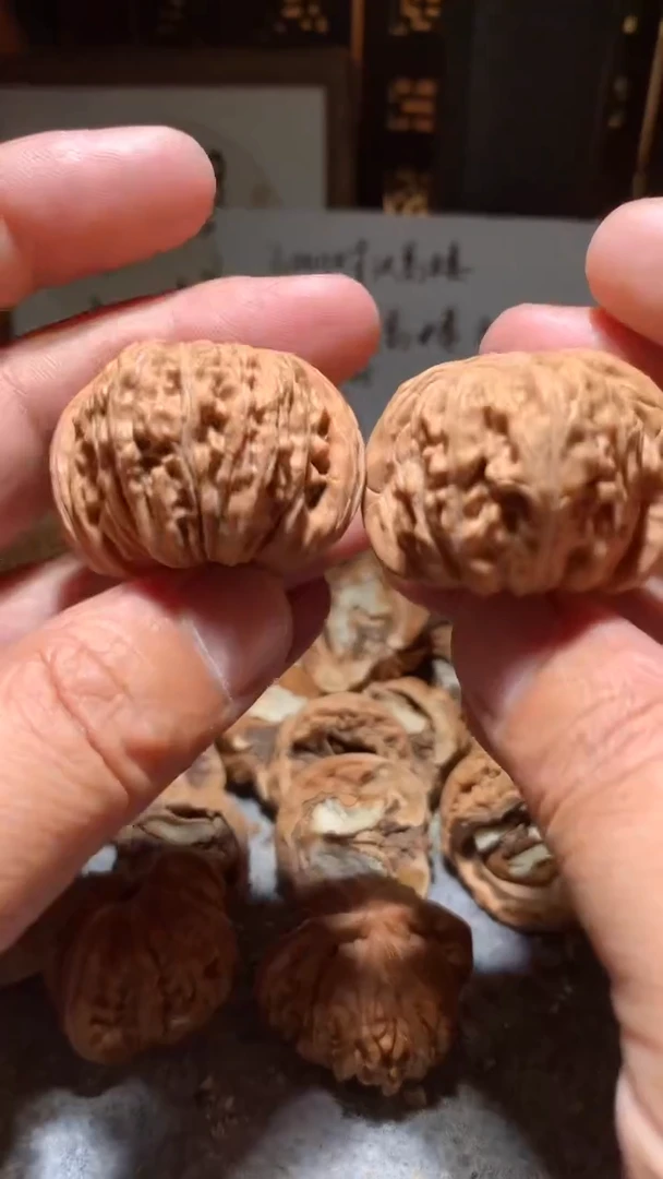 文玩核桃把件【核缘雅趣】40左右汉高楼，同尺寸随机发1078