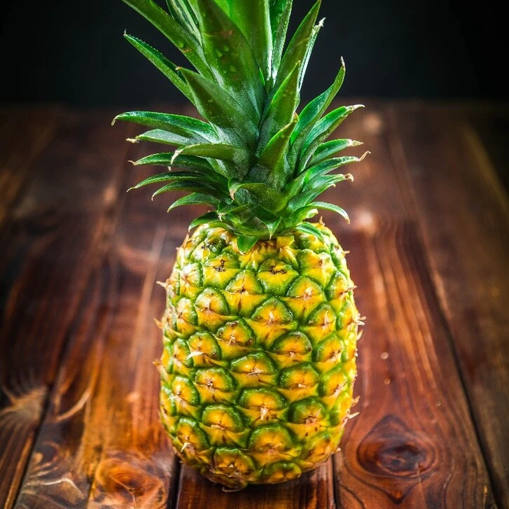 凤梨2颗净重6.5-7斤左右