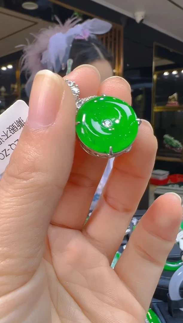 吊坠(赠链)银S925镶嵌翡翠017(多样性发货发其一)