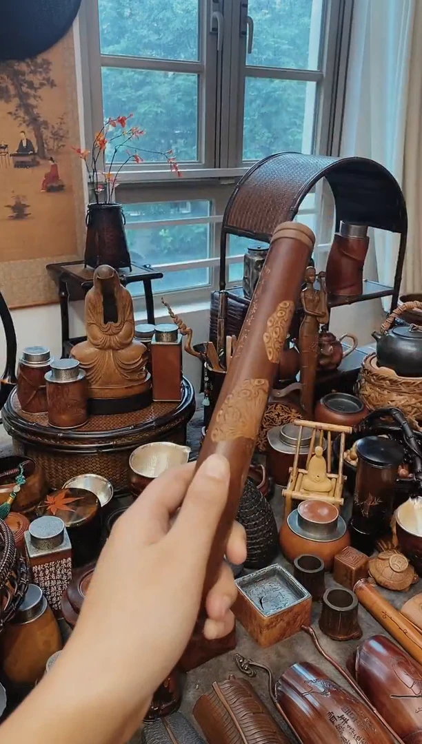 老梅竹莲蓬雕刻香筒