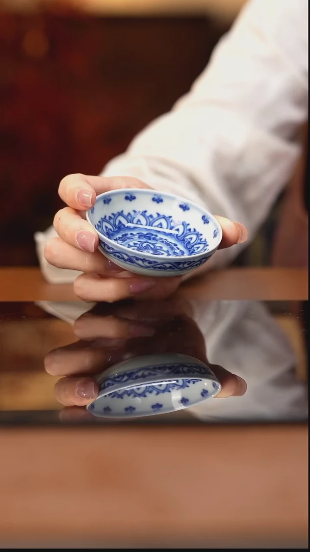 杯看山柴窑青花宝相