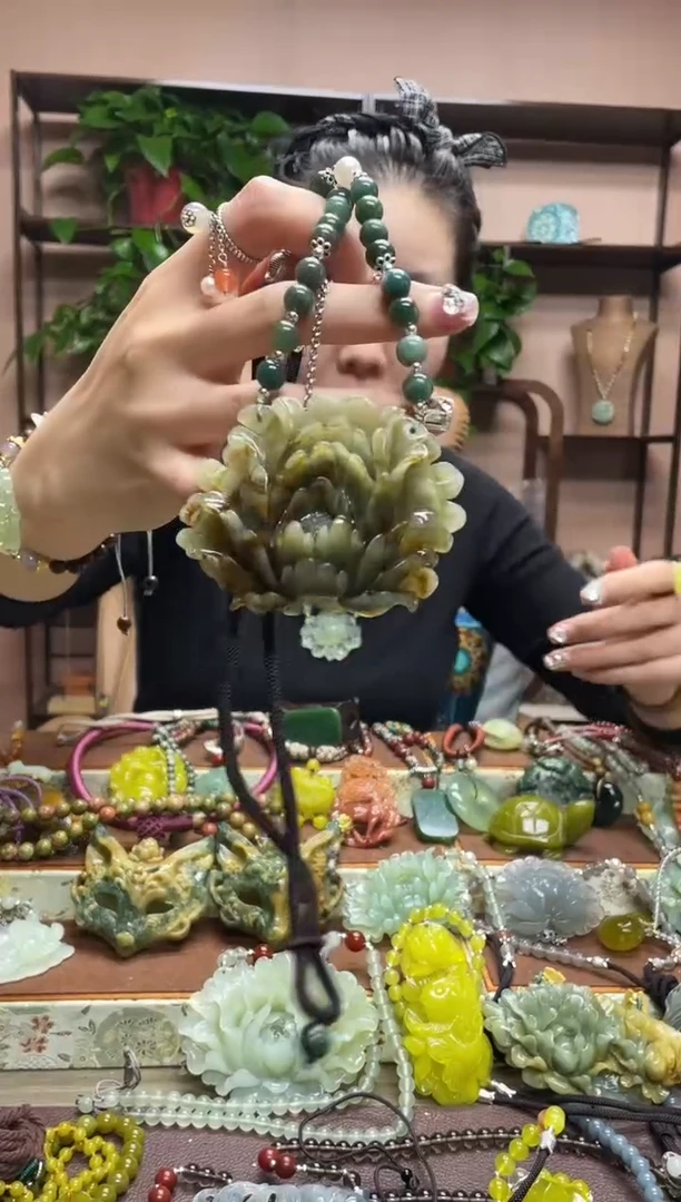 未镶嵌岫玉吊坠·