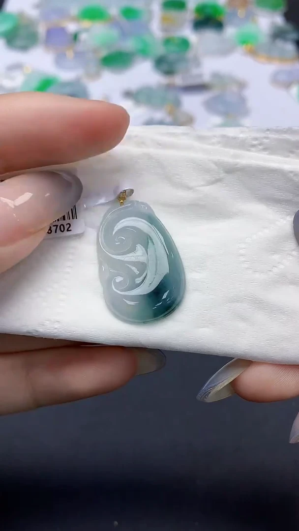 翡翠未镶嵌颈饰天然缅甸a货翡翠