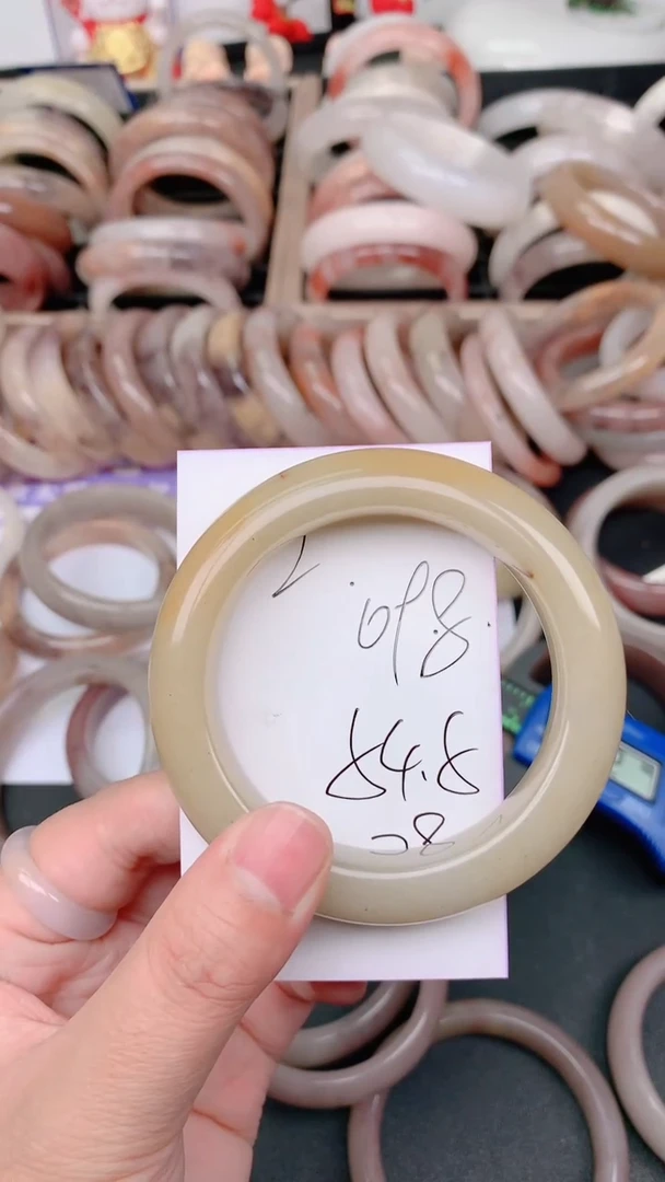 未镶嵌手镯石英质玉098