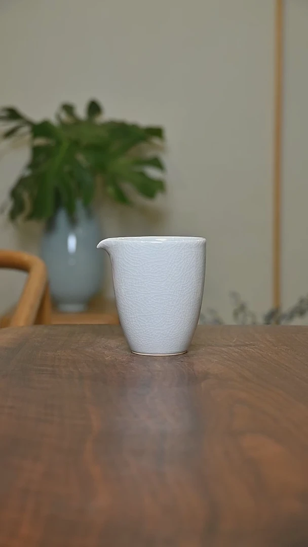 公道杯 月白釉 微瑕 朱晓辉款