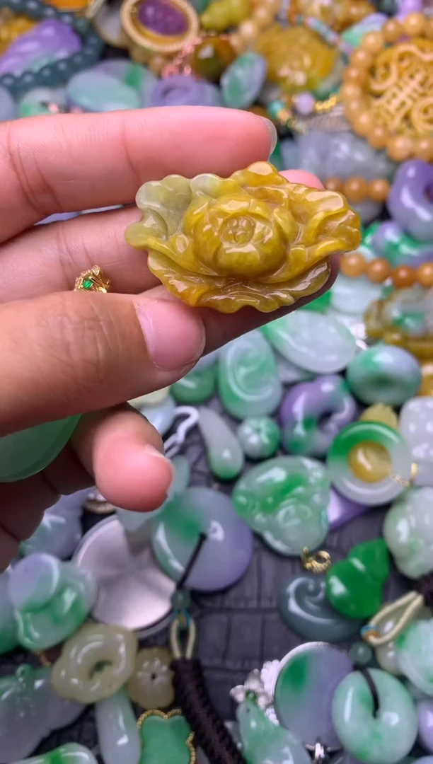 颈饰未镶嵌翡翠缅甸翡翠吊坠