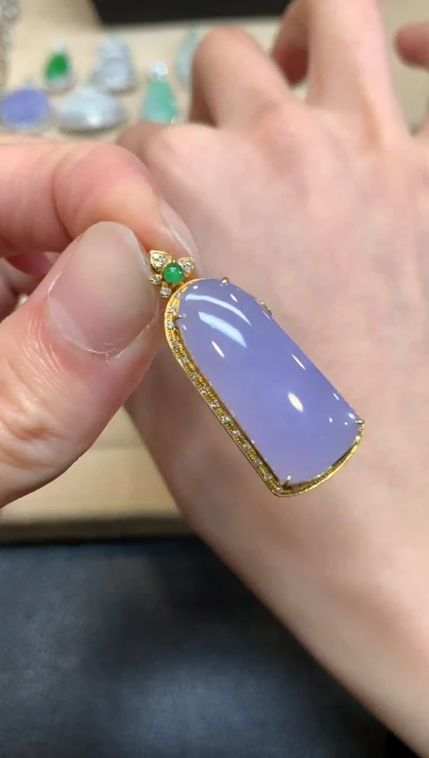 【闪购商品】翡翠颈饰18K金镶嵌无事牌【无服务费】