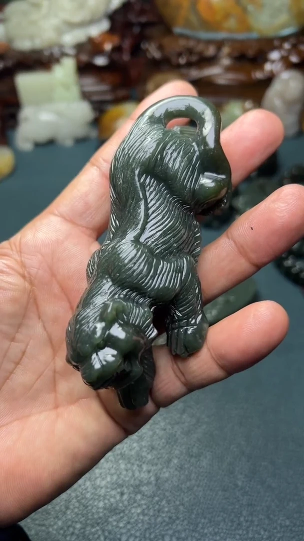 未镶嵌和田玉把件-