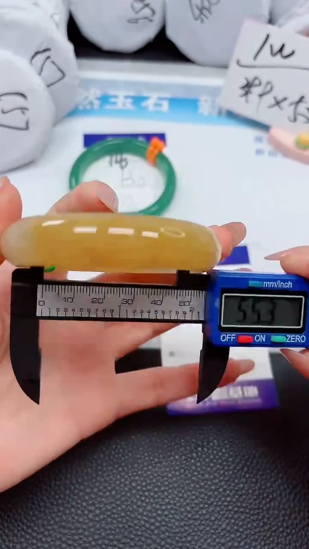 【闪购商品】石英质玉手镯未镶嵌79